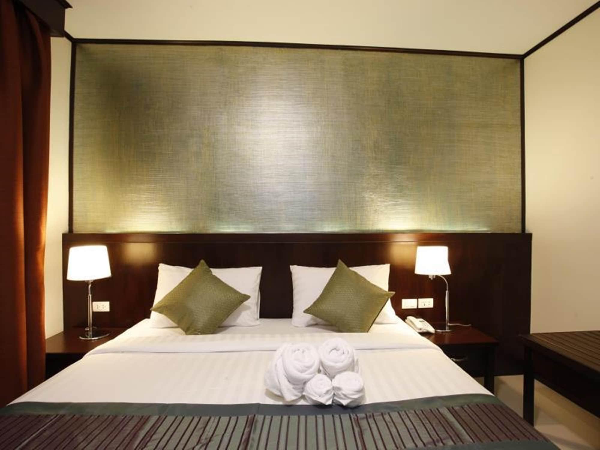 Orchid Resortel Patong Esterno foto