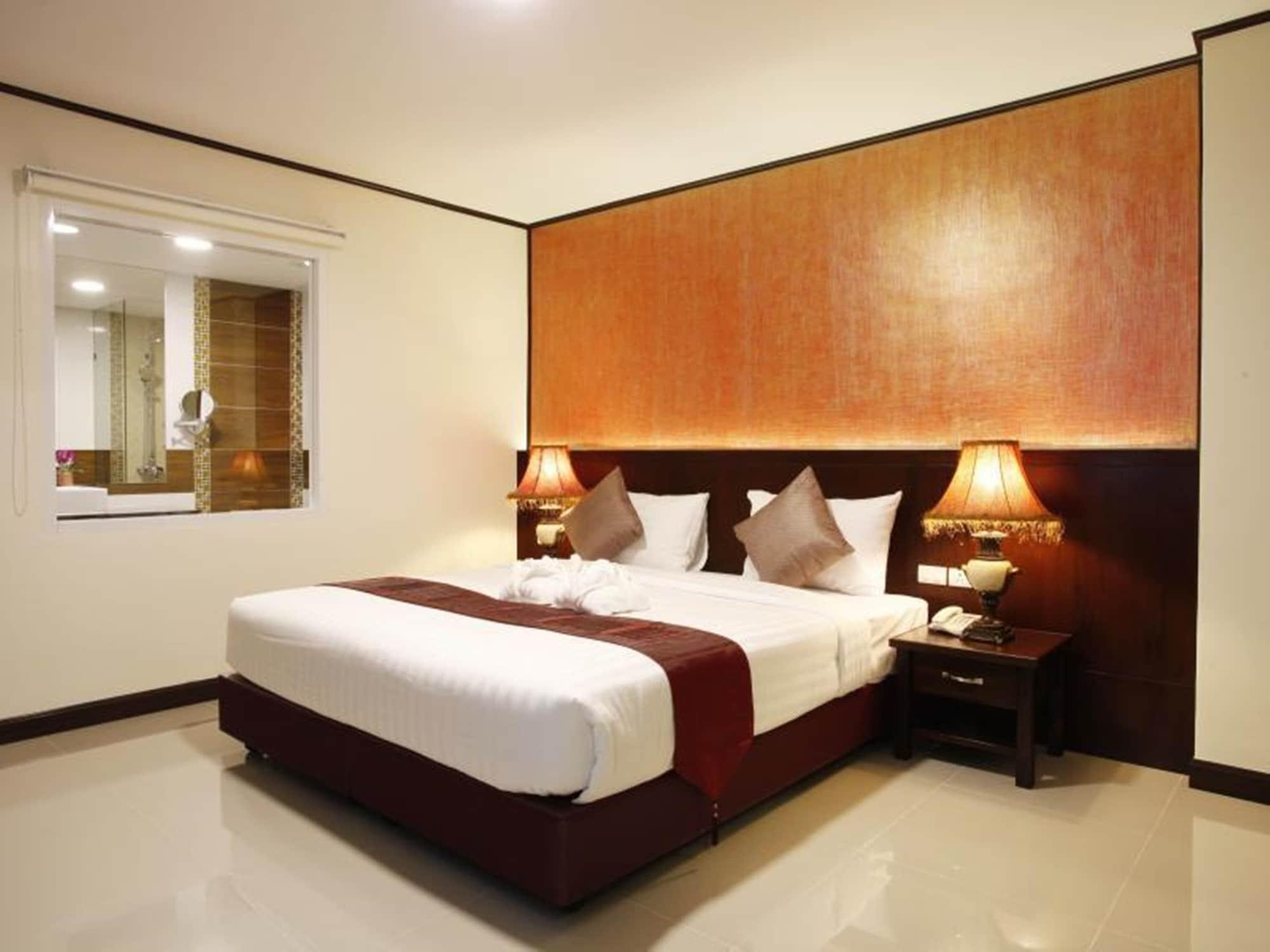 Orchid Resortel Patong Esterno foto