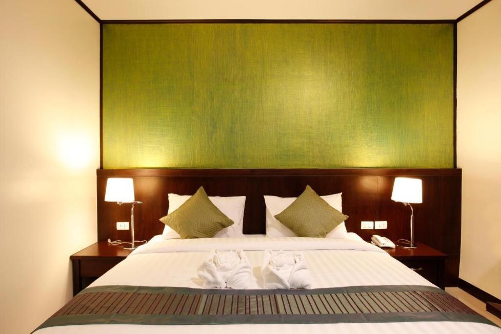 Orchid Resortel Patong Esterno foto