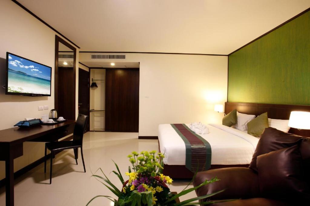 Orchid Resortel Patong Esterno foto