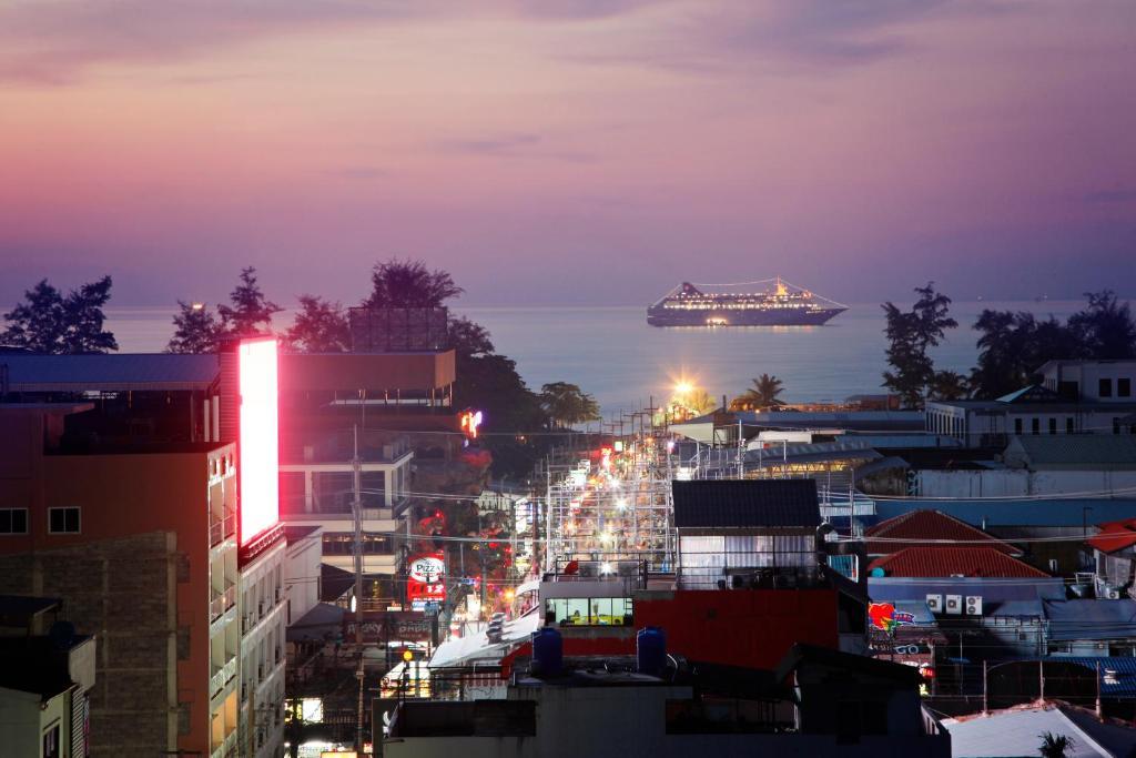 Orchid Resortel Patong Esterno foto